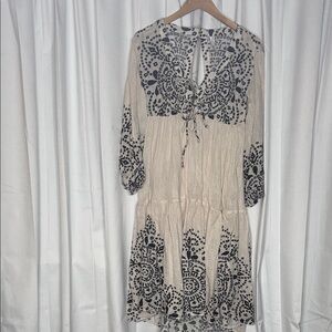 Elegant Beige and Black Long Sleeve Dress